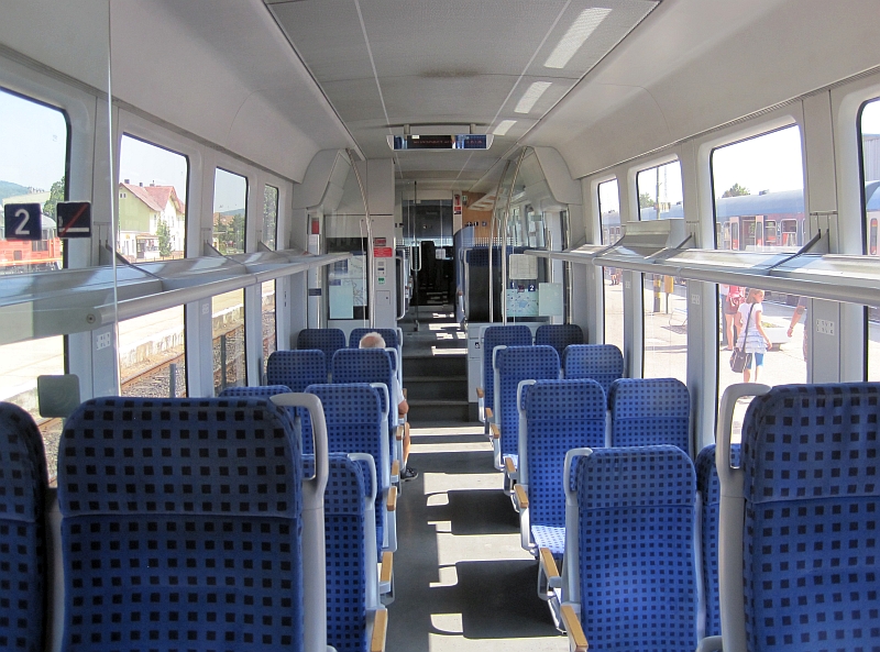 Innenraum Desiro-Triebwagen der ungarischen Bahn MÁV-START