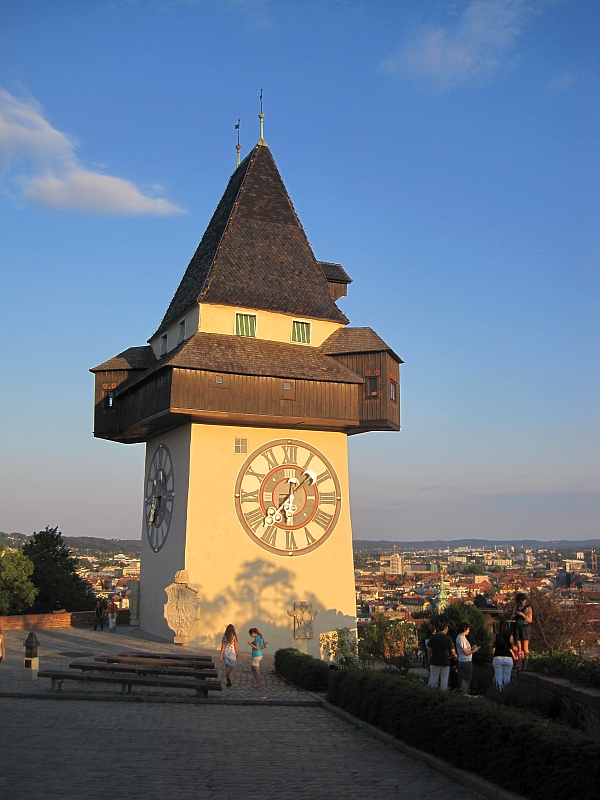 Grazer Uhrturm in der Abendsonne