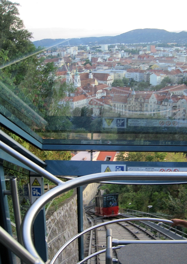 Talfahrt mit der Grazer Schlossbergbahn