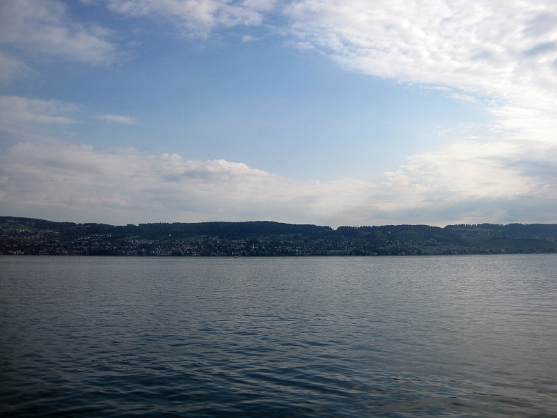 Bahnfahrt entlang des Zürichsees