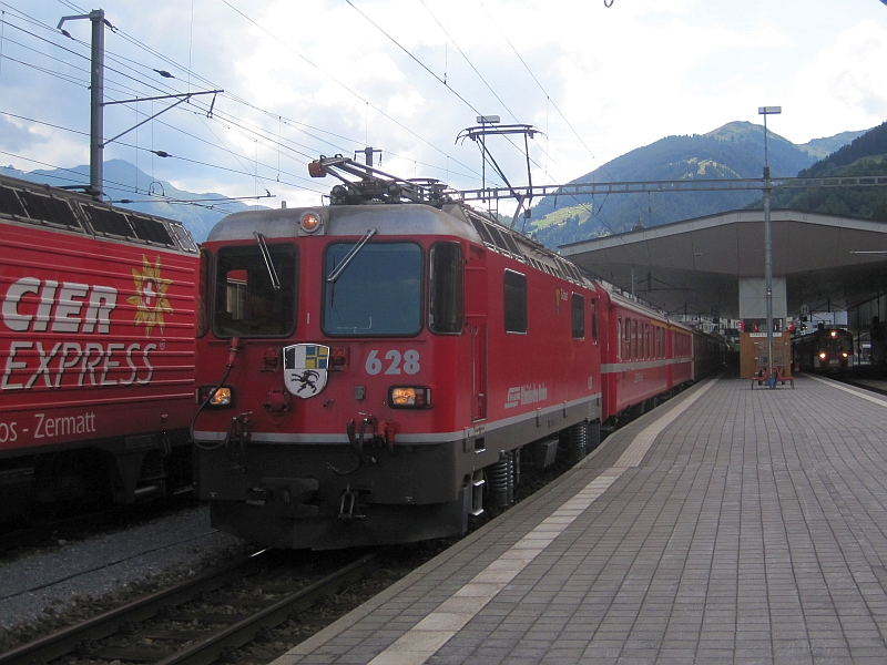 RegioExpress der Rhätischen Bahn (RhB) in Disentis/Mustér