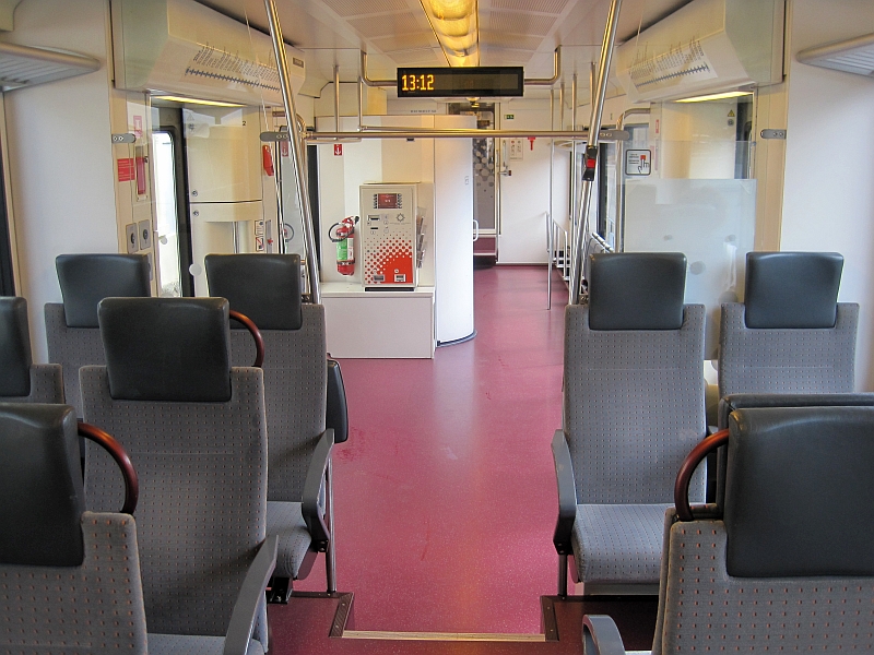 Innenraum des Stadler-GTW der Vinschgaubahn