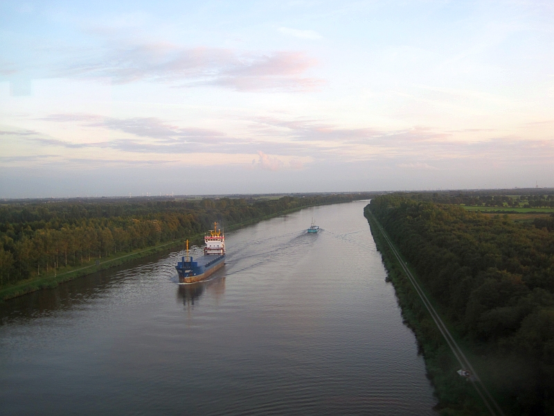 Fahrt über die Hochbrücke von Hochdonn über den Nord-Ostsee-Kanal
