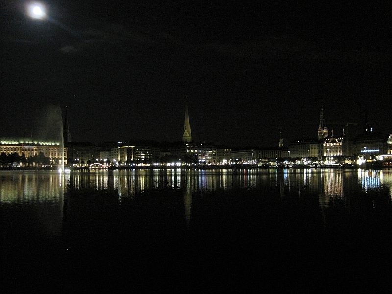 Binnenalster Hamburg bei Nacht