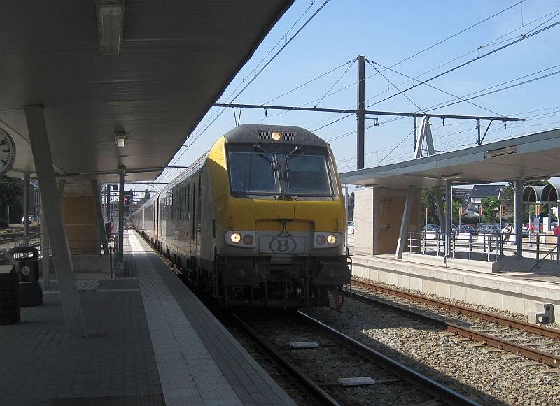 IC der belgischen Bahn NMBS-SNCB in Welkenraedt