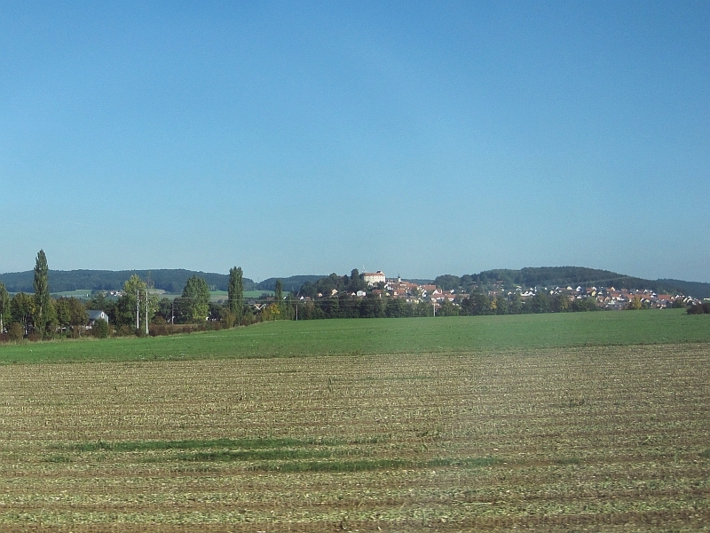 Blick vom Zug auf Lupburg