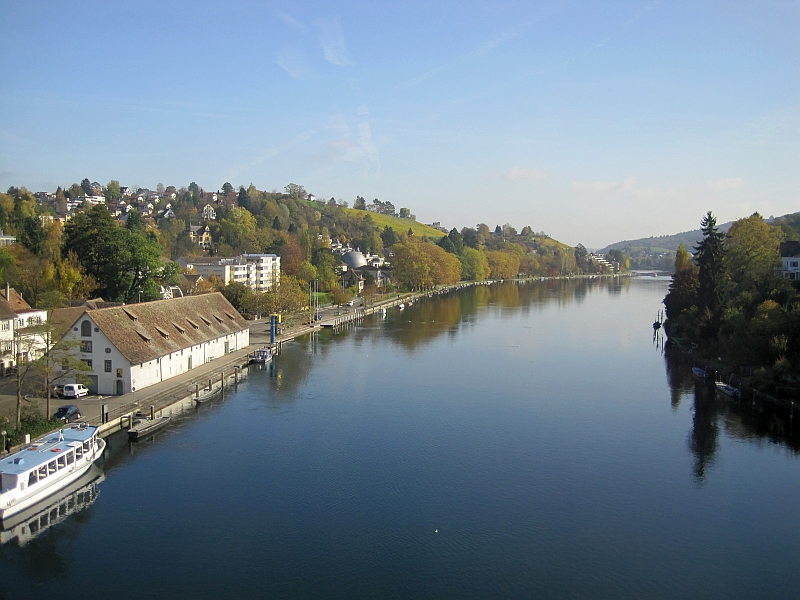 Blick flussaufwärts von der Rheinbrücke Feuerthalen