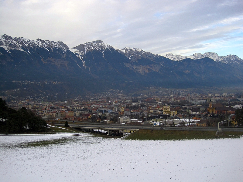 Blick von der Stubaitalbahn auf Innsbruck