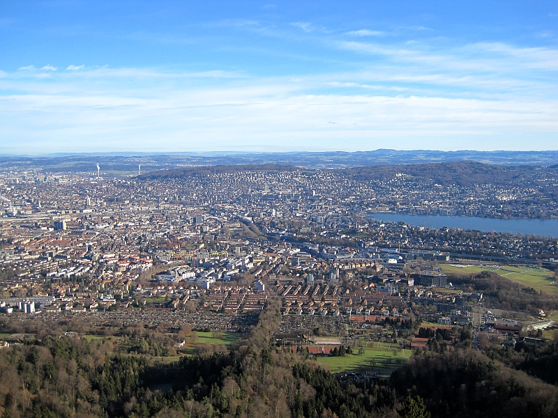 Blick vom Aussichtsturm auf dem Uetliberg über Zürich