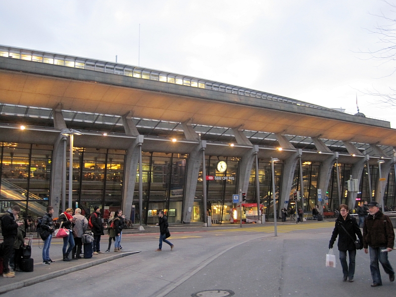 Fassade der Bahnhofsvorhalle von Luzern