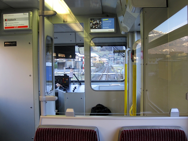 Fahrt im Triebwagen der Meiringen-Innertkirchen-Bahn