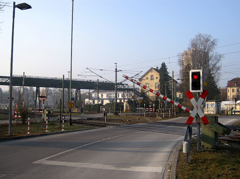 Deutsch-schweizerische Landesgrenze zwischen zwei Bahnübergängen Konstanz-Kreuzlingen