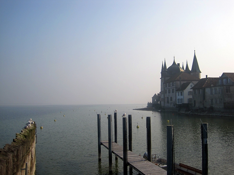 Blick auf den Untersee, rechts der Turmhof Steckborn aus dem Jahr 1282
