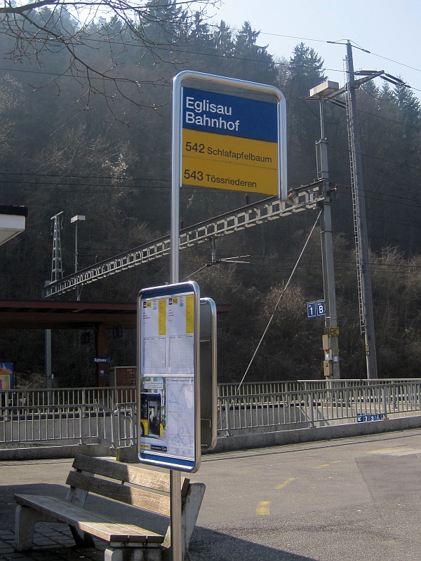 Bushaltestelle am Bahnhof Eglisau