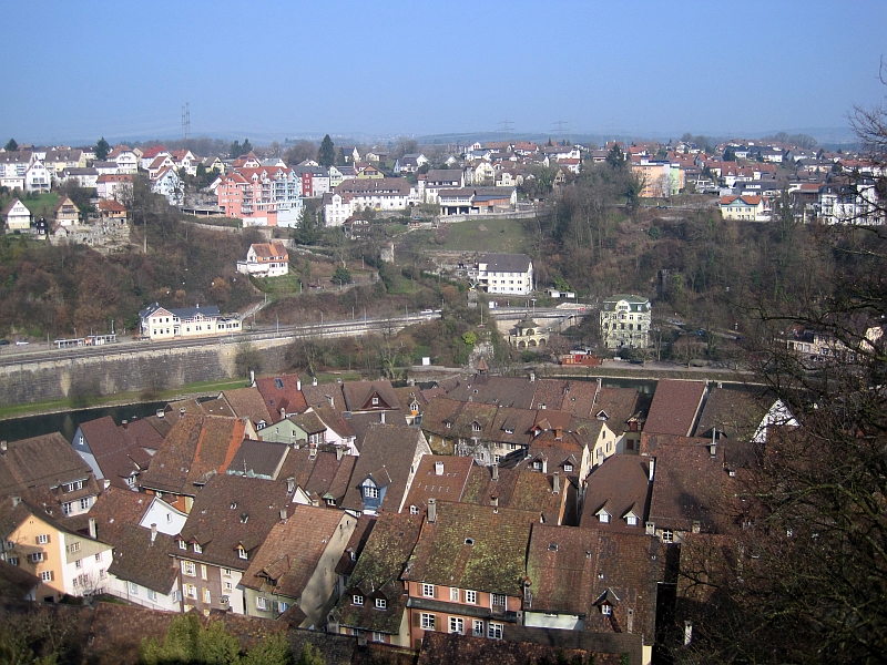 Blick von der Ruine Laufenburg auf die Hochrheinbahn