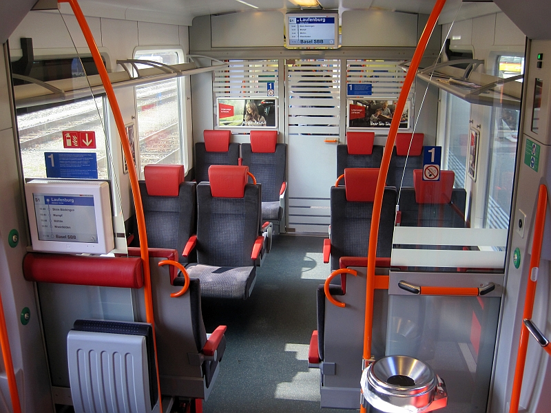Innenraum 1. Klasse im Flirt France RABe 522