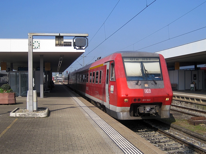 Triebzug der Baureihe 611 in Basel