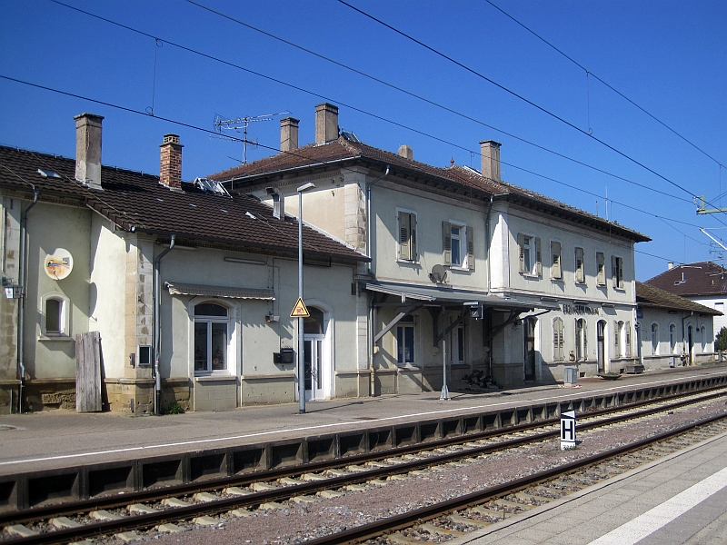 Bahnhofsgebäude Erzingen Hausbahnsteig
