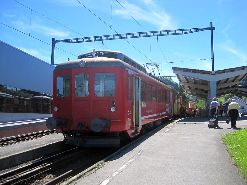 Triebwagen BDeh2/4 23 der Rorschach-Heiden-Bergbahn im Bahnhof Heiden