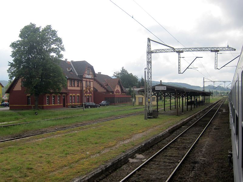 Durchfahrt Bahnhof Marciszów