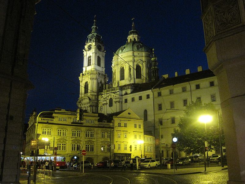 Nikolauskirche Prag am Abend