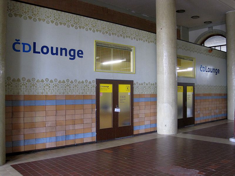 Lounge der ČD im Bahnhof Prag
