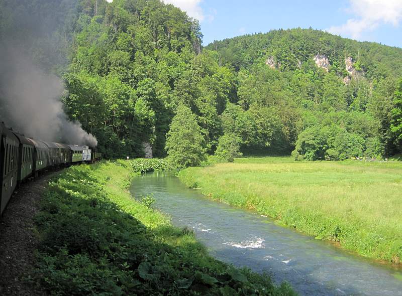 Fahrt mit der Dampfbahn Fränkische Schweiz durch das Wiesenttal