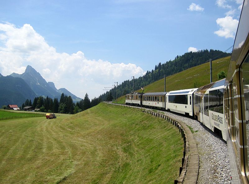 Bergfahrt zwischen Gstaad und Schönried