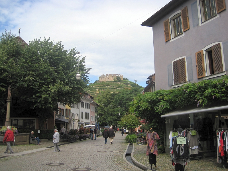 Burgruine über der Altstadt von Staufen