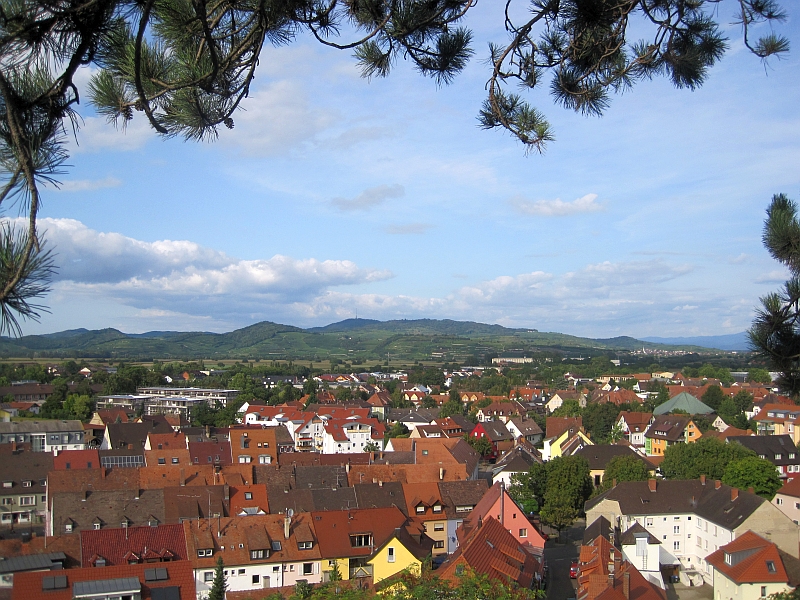 Blick vom Eckartsberg zum Kaiserstuhl