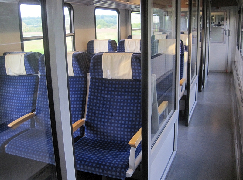 Regional-Express mit n-Wagen auf der Fahrt nach Freiburg