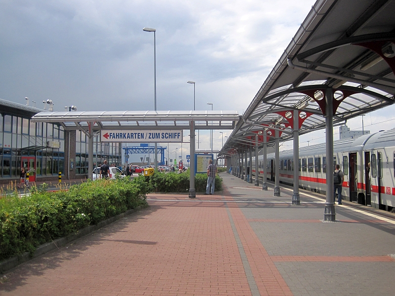 Intercity 'Borkum' nach der Ankunft in Emden Außenhafen