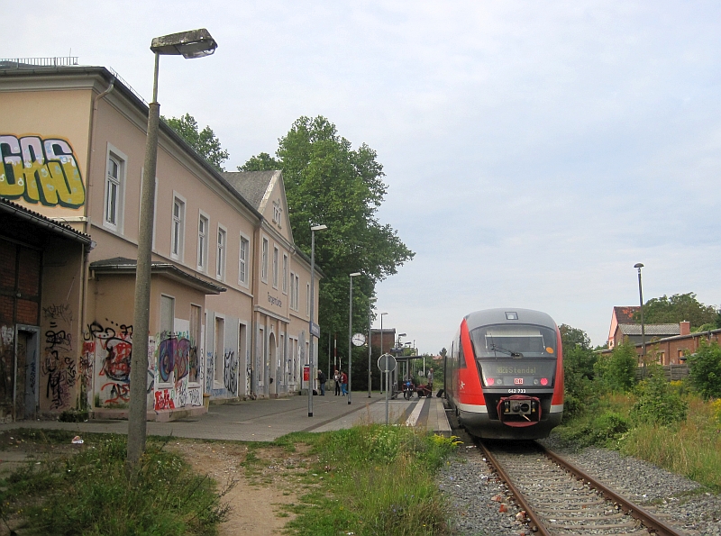 Desiro-Triebwagen im Bahnhof Tangermünde