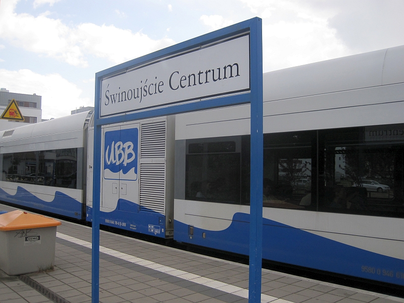 Zug der UBB im Bahnhof Swinemünde / Świnoujście Centrum