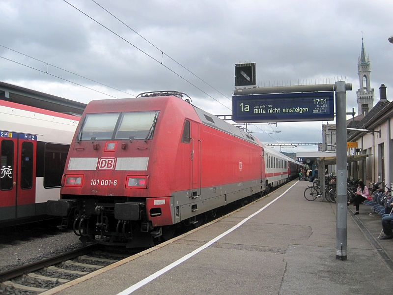 IC 'Schwarzwald' nach der Ankunft im Endbahnhof Konstanz