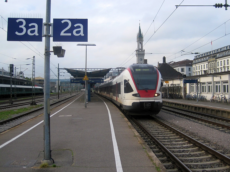 seehas-Zug im Bahnhof Konstanz