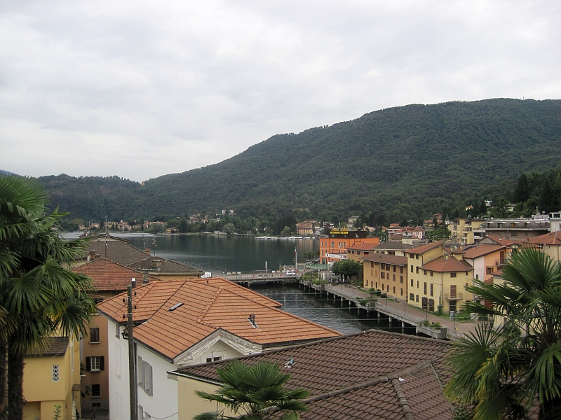 Ponte Tresa mit dem Grenzfluss Tresa