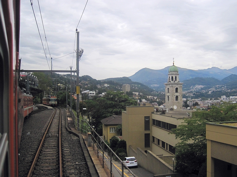 Einfahrt in den FLP-Bahnhof Lugano