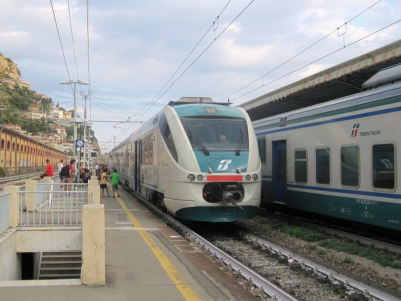 Minuetto-Triebzug in Ventimiglia