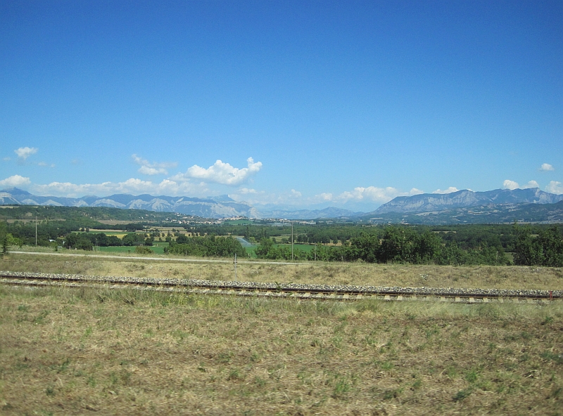 Busfahrt parallel der Bahngleise zwischen Sisteron und Serres