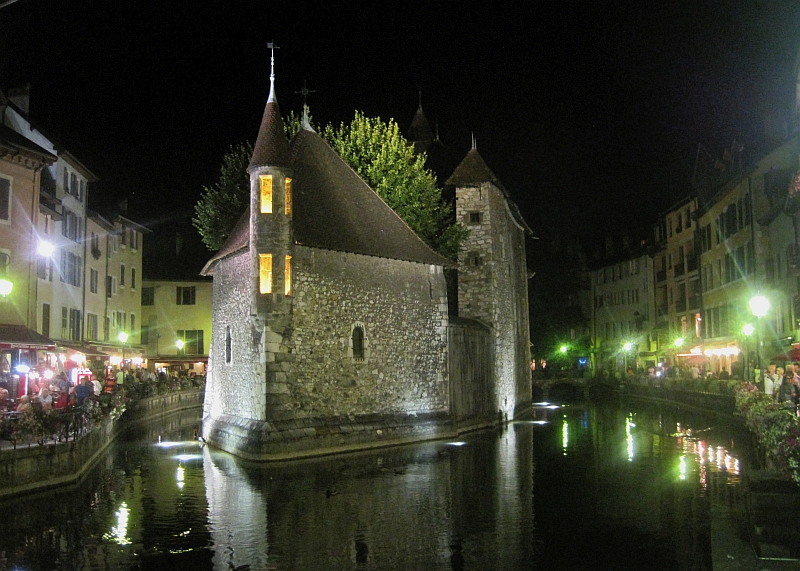Palais de l'Isle Annecy bei Nacht