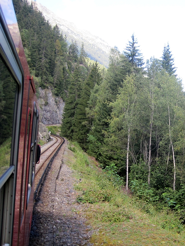 Streckenabschnitt des Mont-Blanc-Express mit Stromschiene