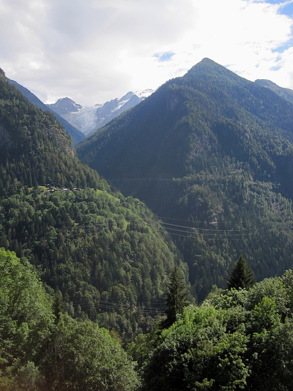 Blick aus dem Zugfenster des Mont-Blanc-Express