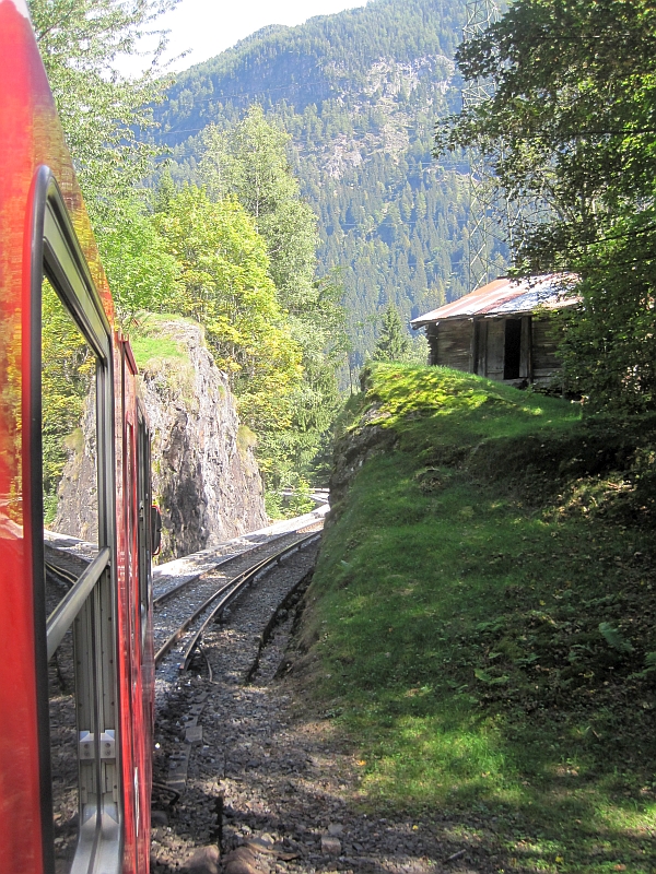 Blick aus dem Zugfenster des Mont-Blanc-Express