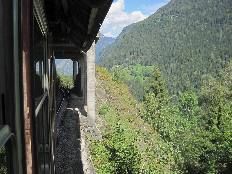 Blick aus dem Zugfenster des Mont-Blanc-Express