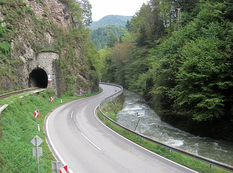Fahrt durch das Tal des Nattersbachs