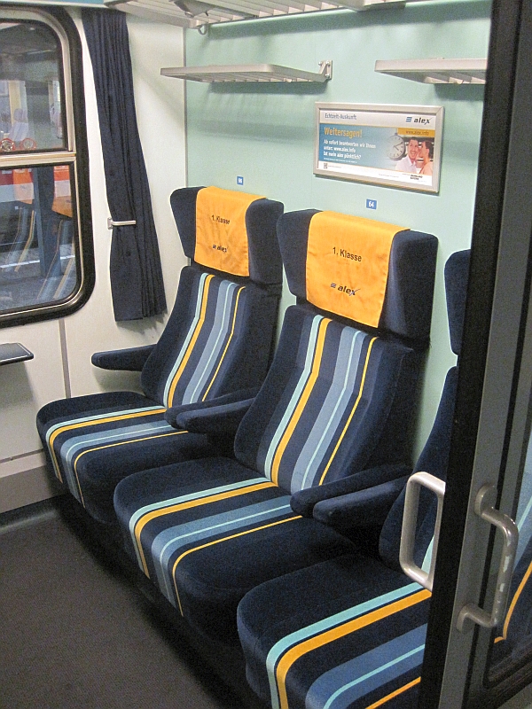 Erste Klasse im Abteilwagen des alex