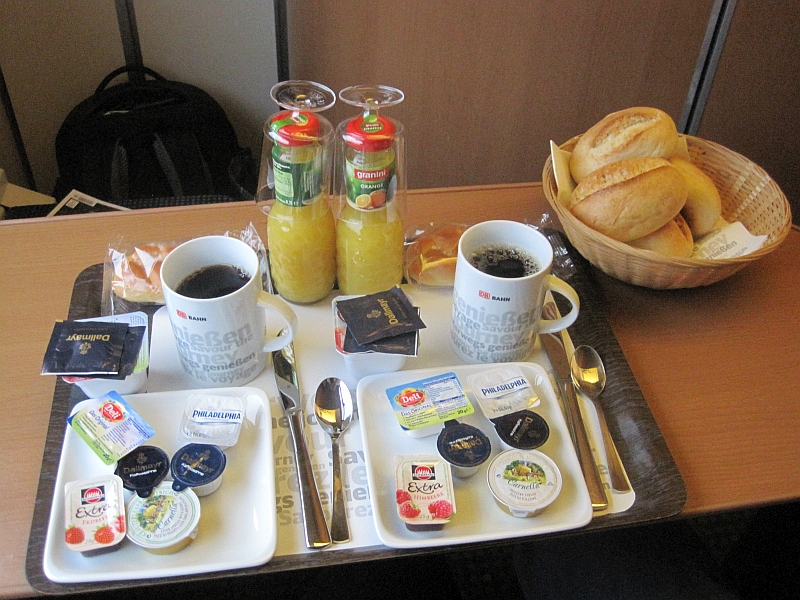 Frühstück im CNL-Schlafwagen
