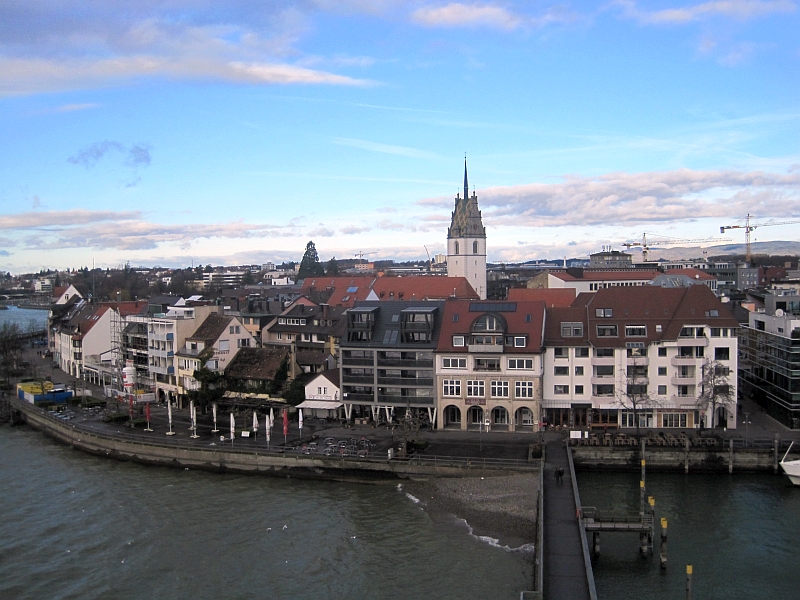 Blick vom Moleturm über Friedrichshafen