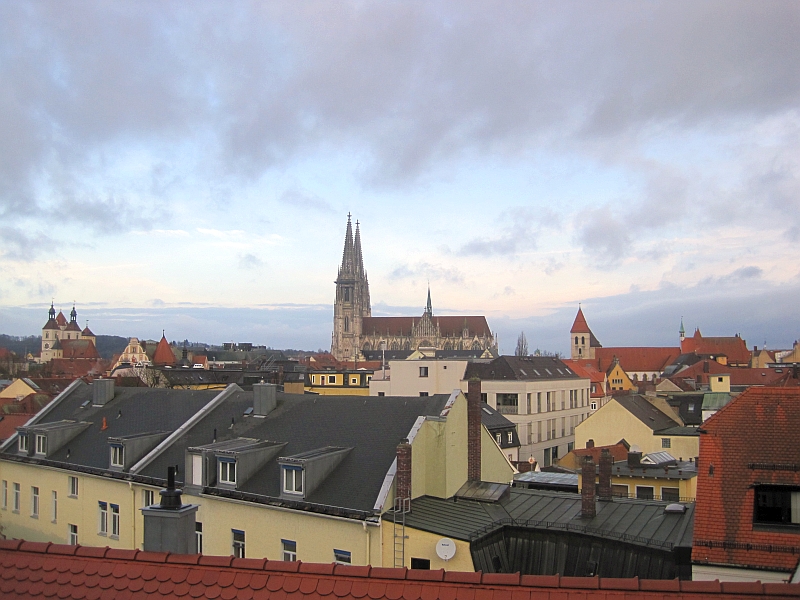 Dom über den Dächern von Regensburg